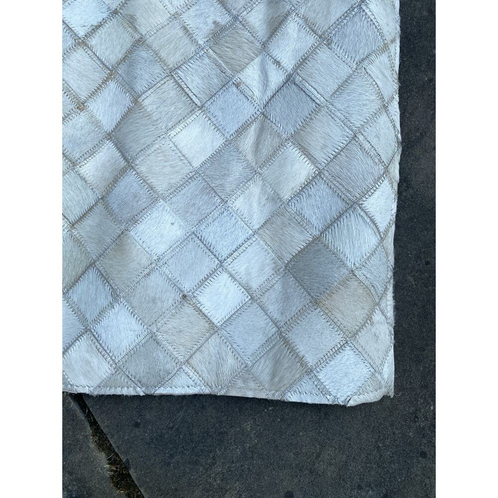 MAT THE BASICS CHESS Rug Natural Handmade Hide-Leather w/Hair 2' x 3' White